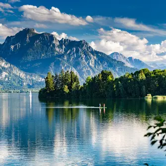 Forggensee: Weite, Ruhe und eindrucksvolle Naturkulisse
